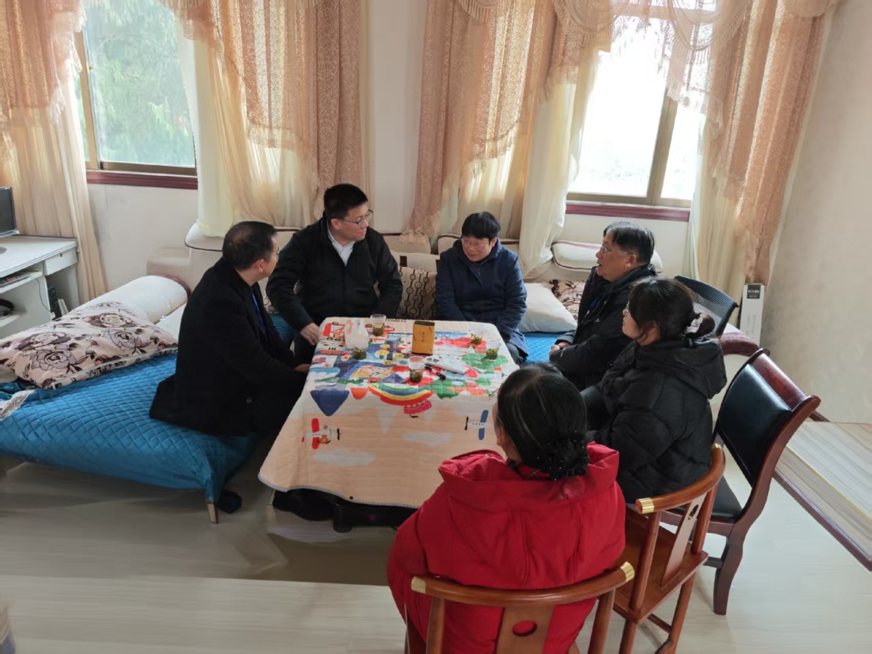 学院领导深入实习一线关怀学子，协同中学共育未来师资